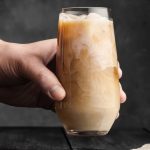 Le café frappé grec : la boisson estivale à adopter d'urgence